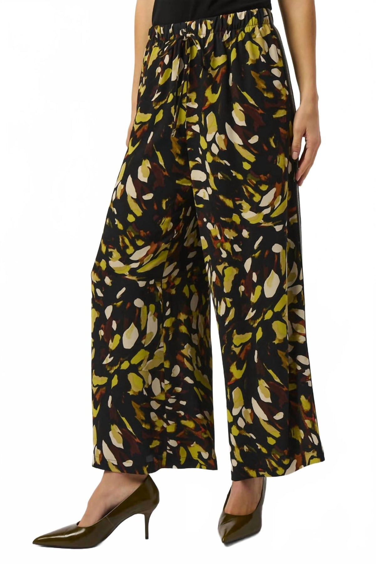 Pantalón de pierna ancha con estampado animal color negro