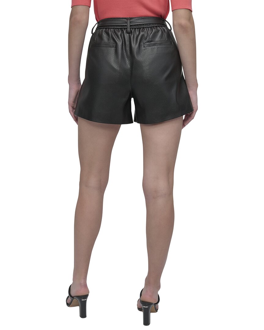 Short de efecto cuero