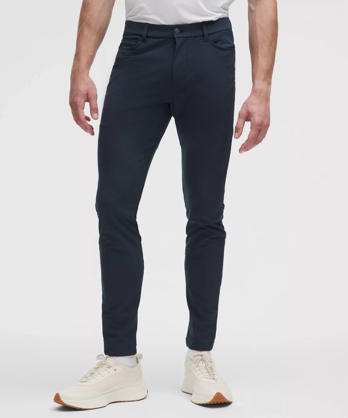 Pantalón de corte ajustado