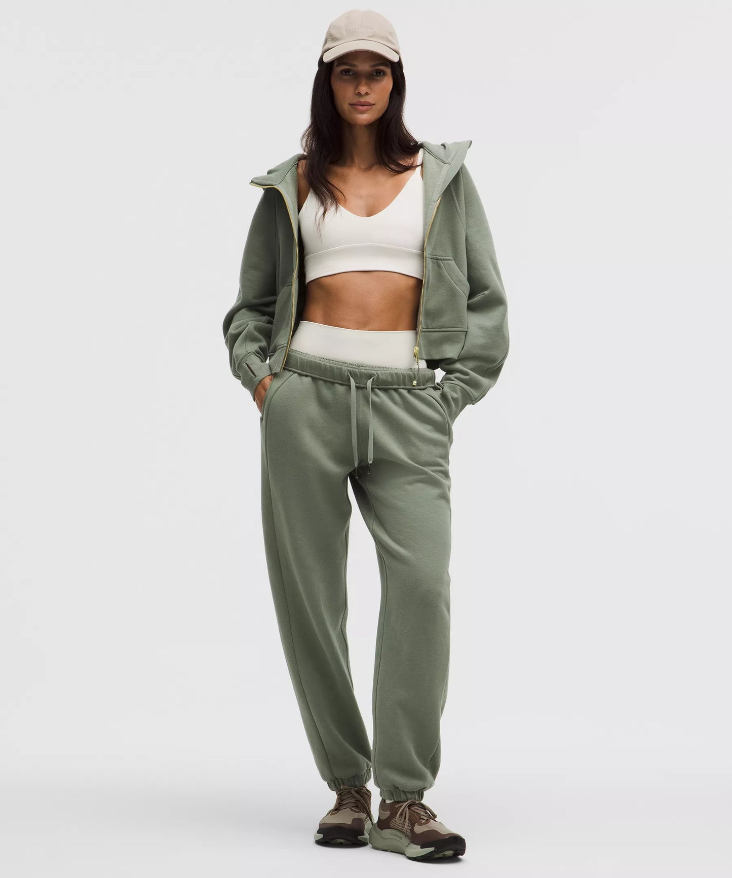 Pantalón deportivo de corte amplio de tiro medio