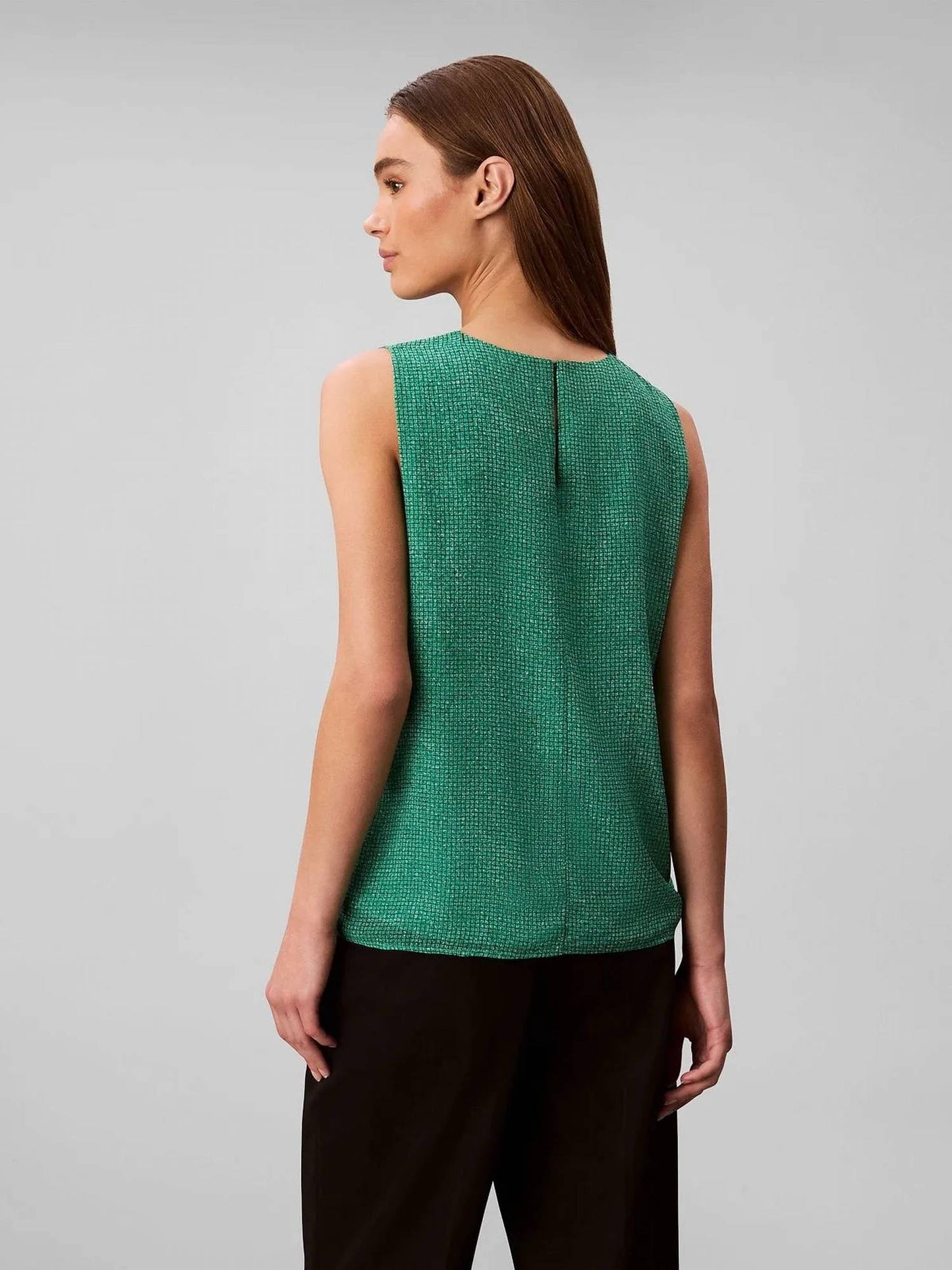 Camiseta sin mangas color verde