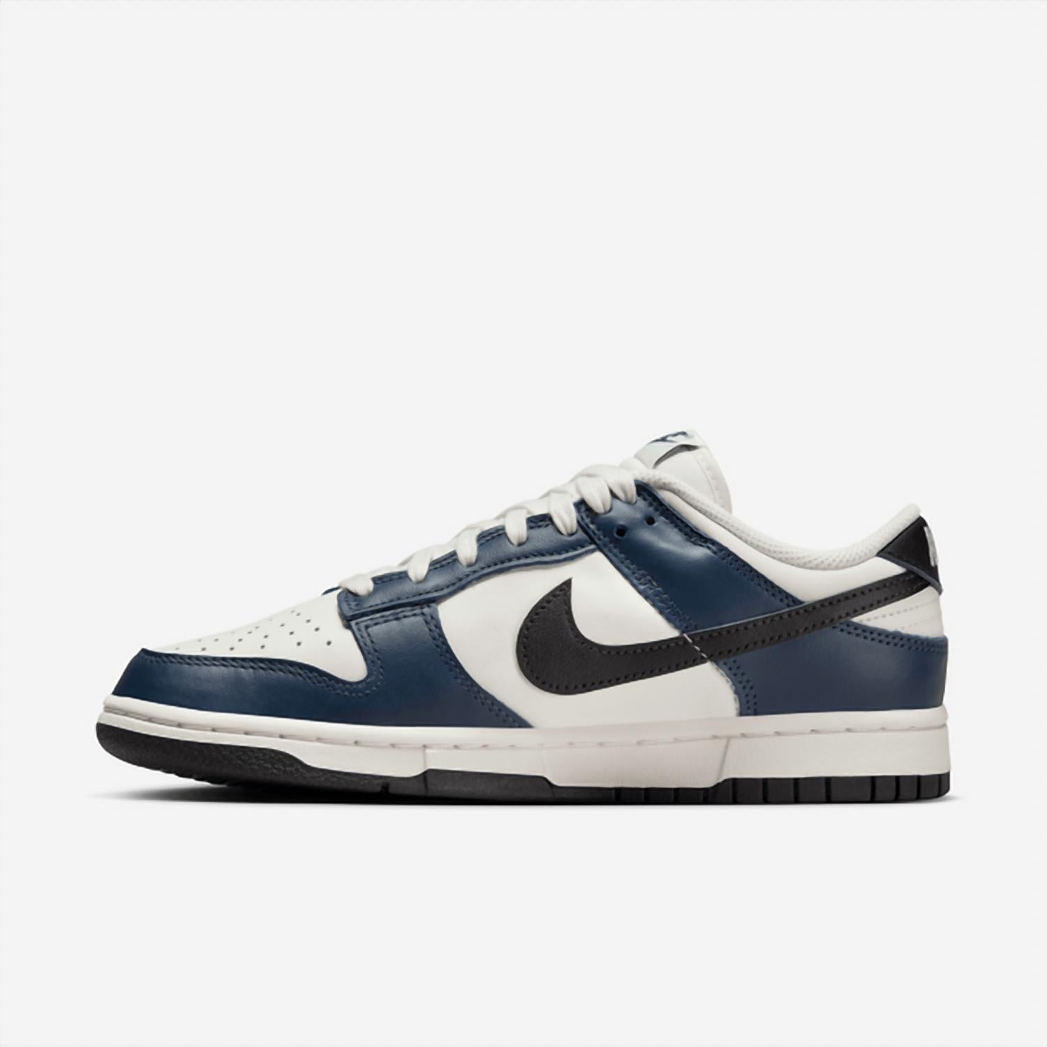 Tenis de mujer color azul marino y negro