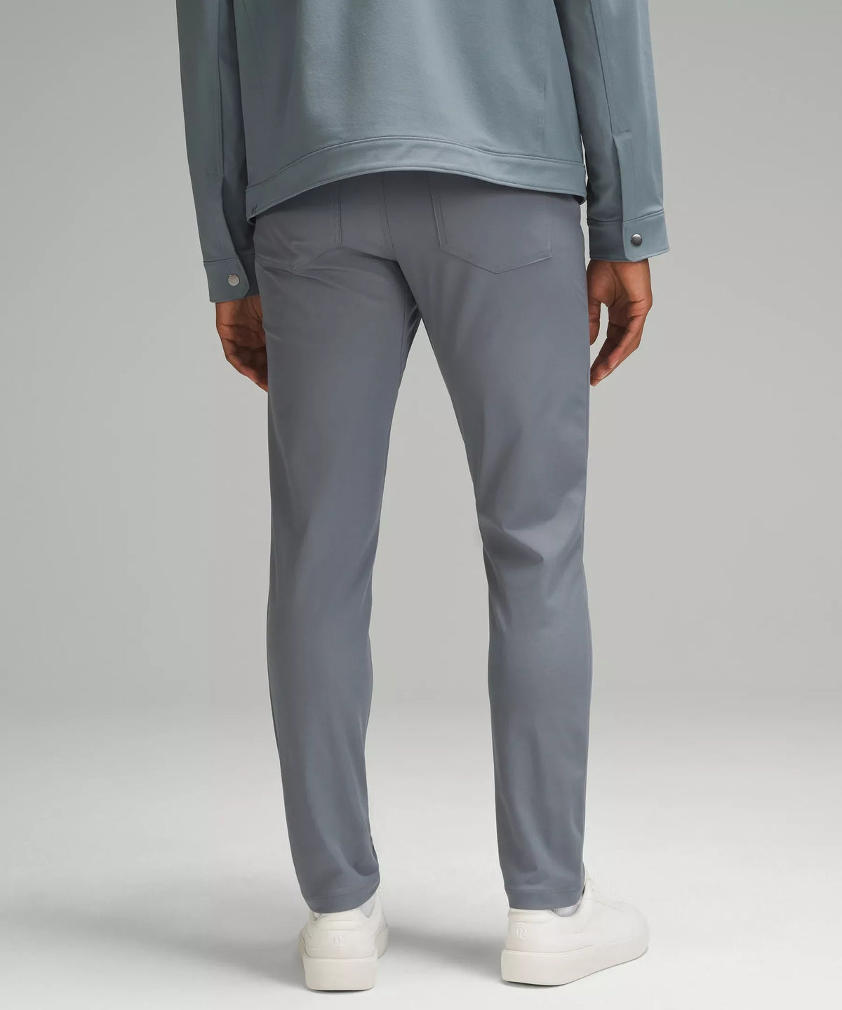 Pantalón de corte ajustado