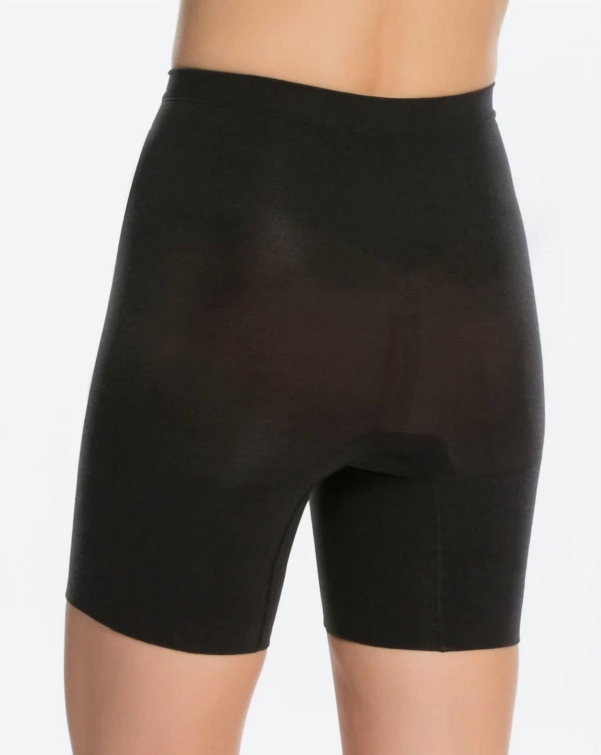 Short color negro