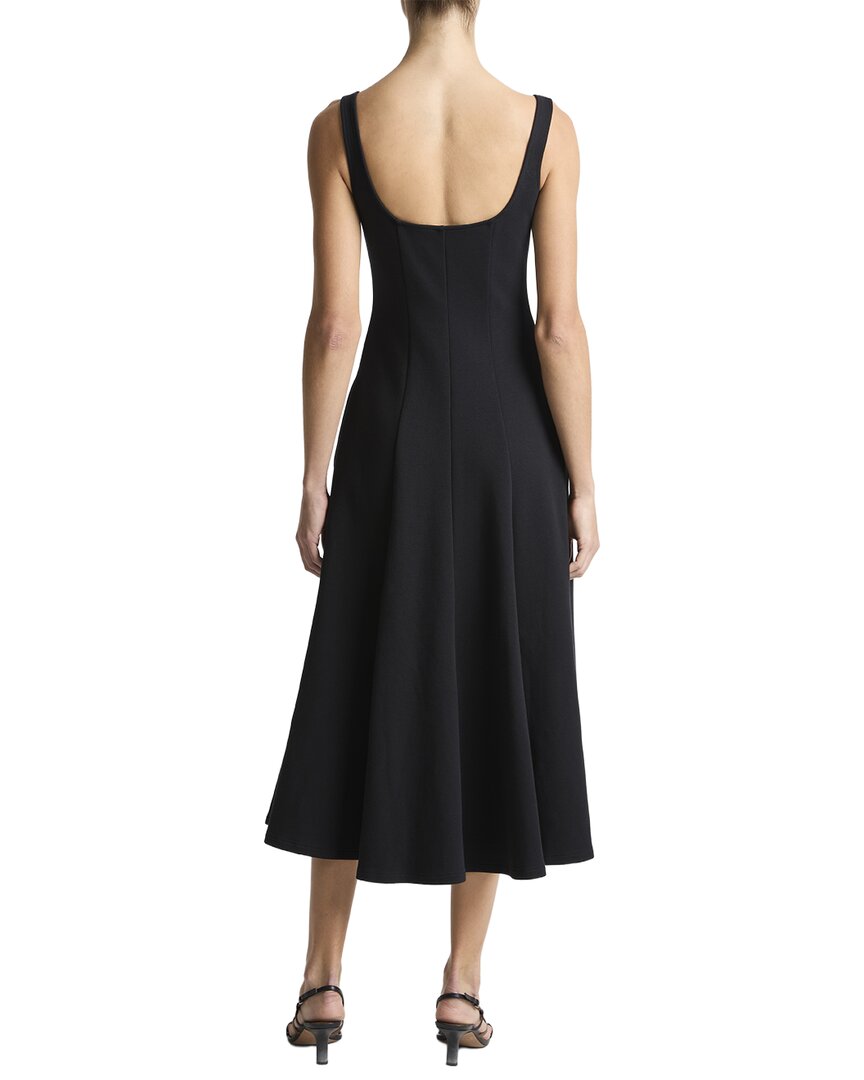 Vestido con escote cuadrado