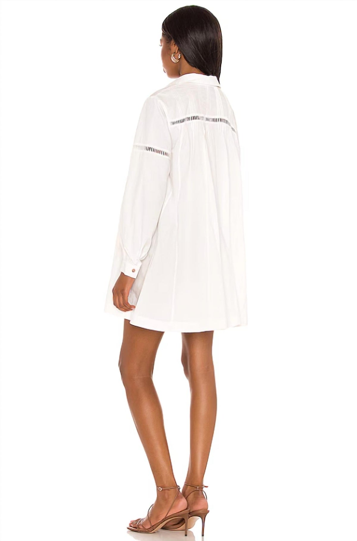 Vestido corto color blanco y marfil