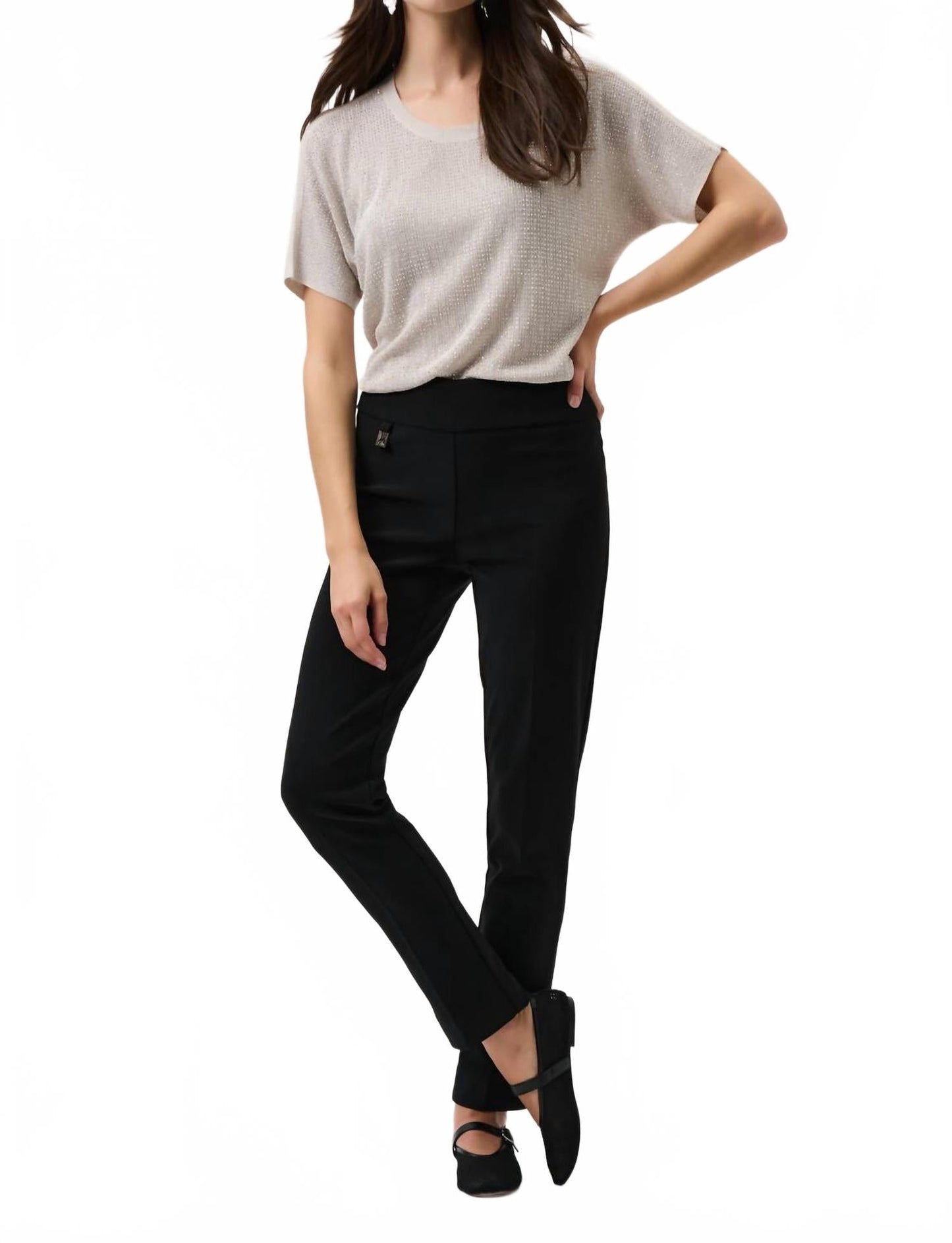 Pantalón de corte ajustado color negro