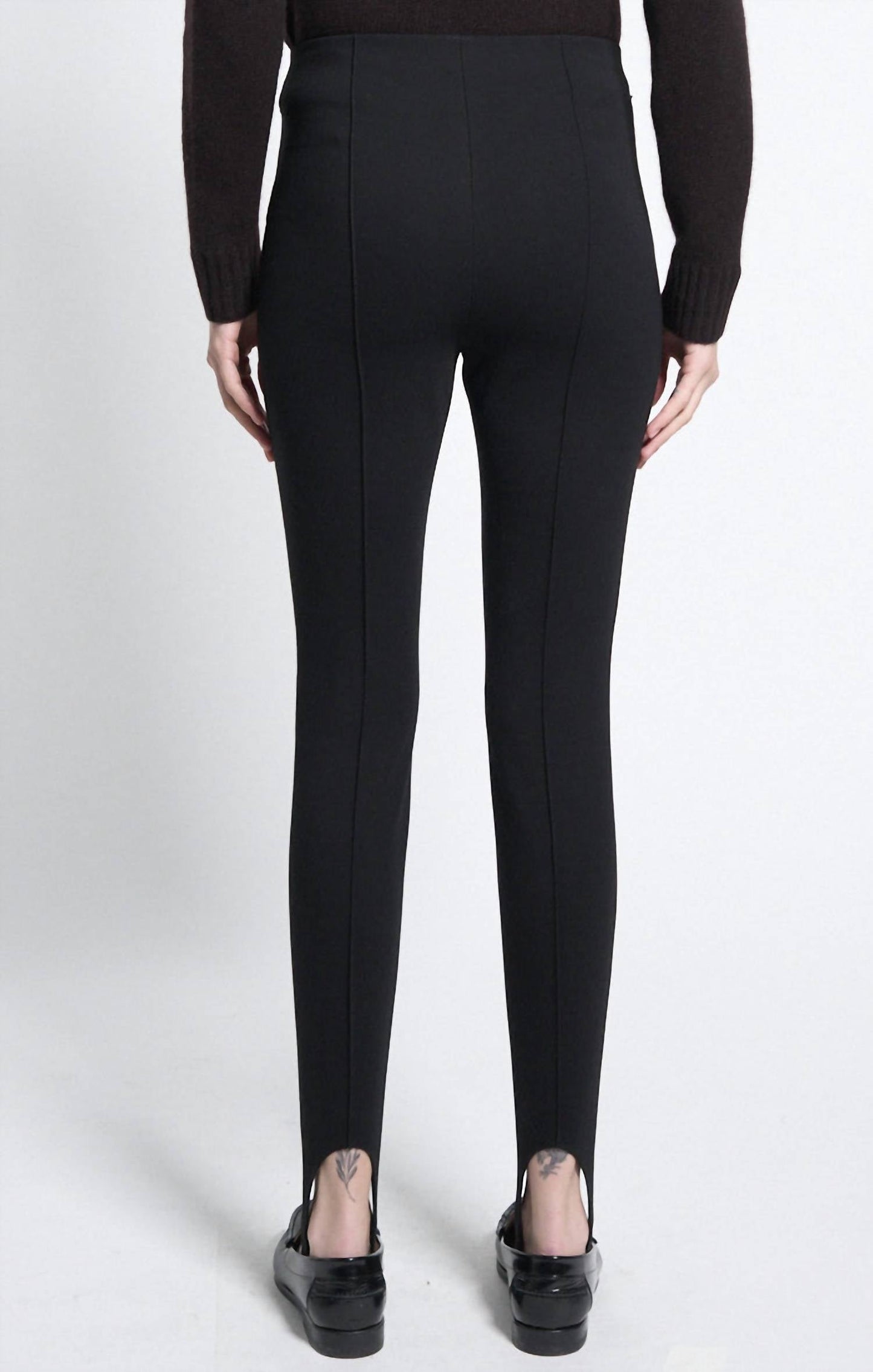 Pantalón color negro