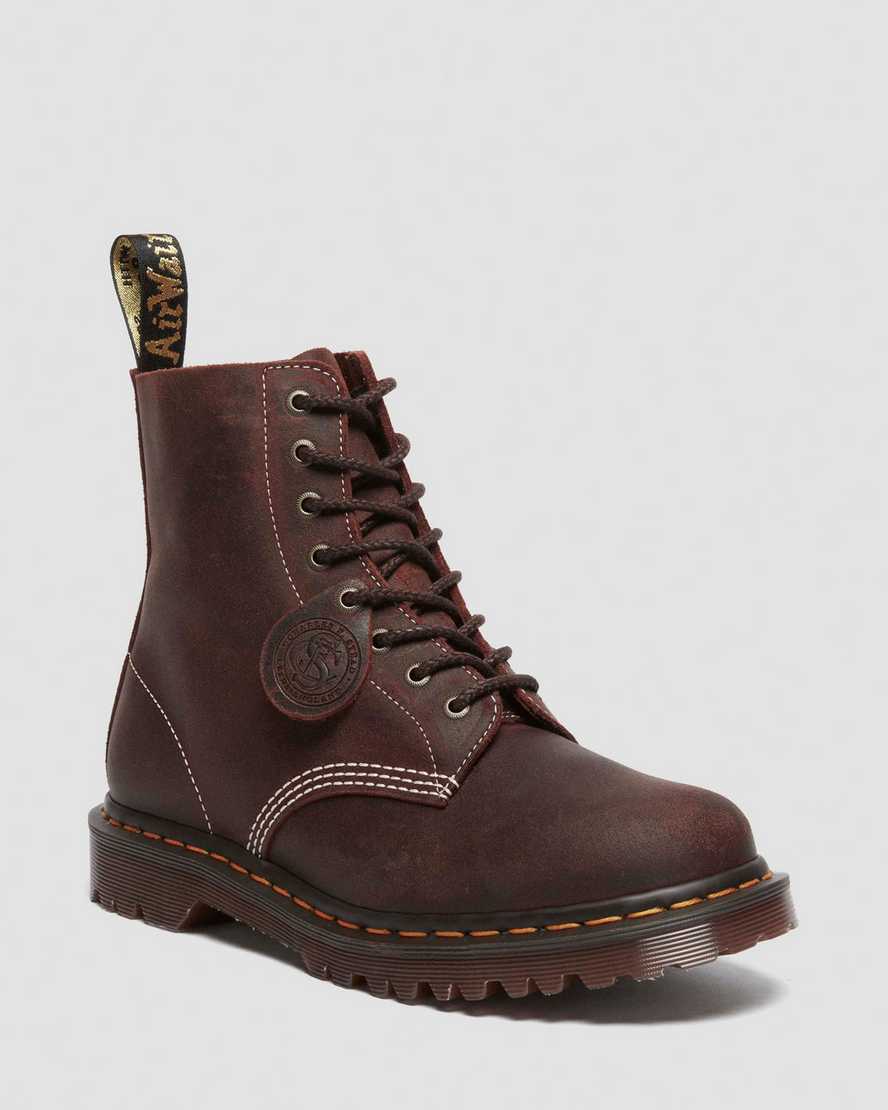Botas con cordones