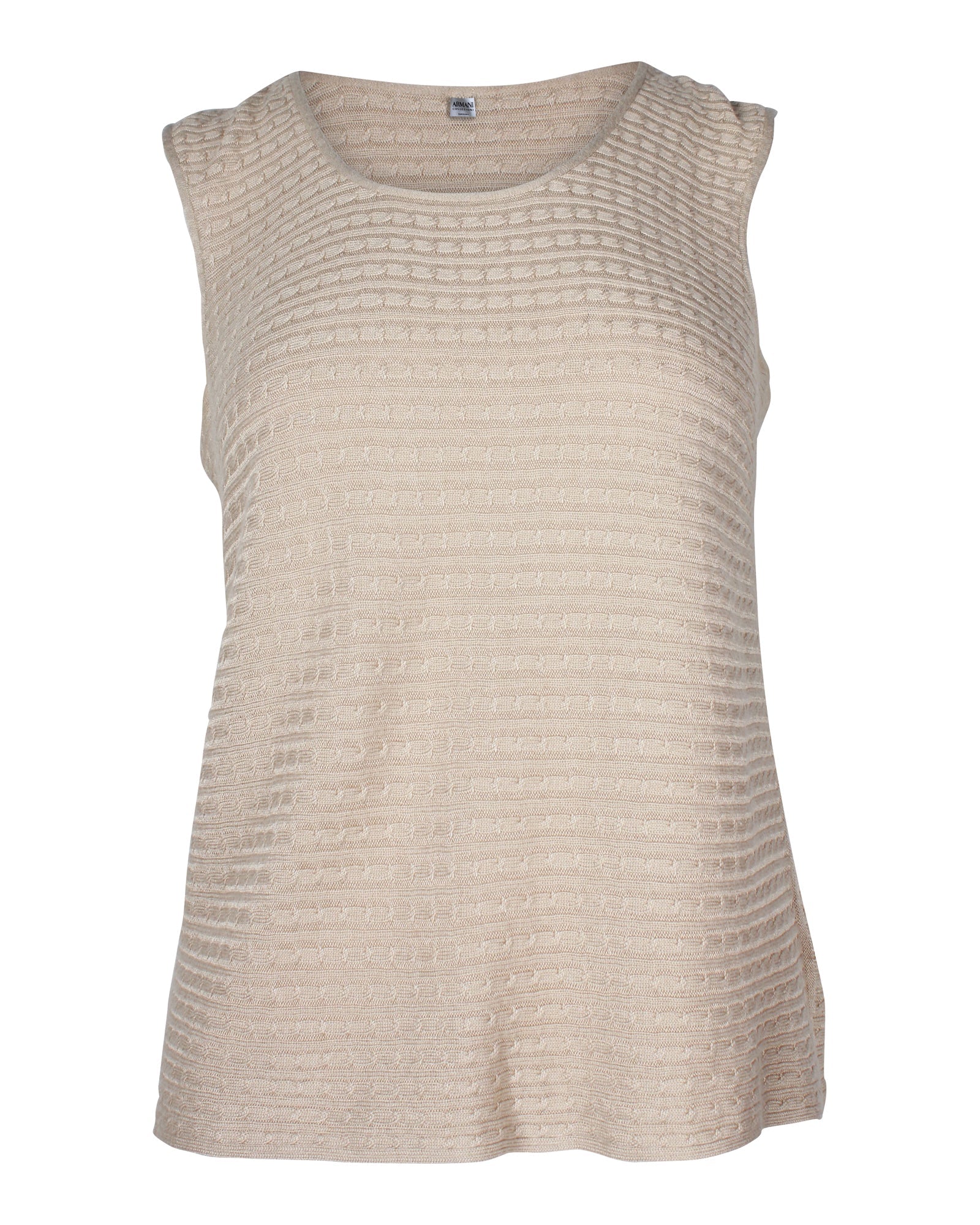 Top sin mangas color beige