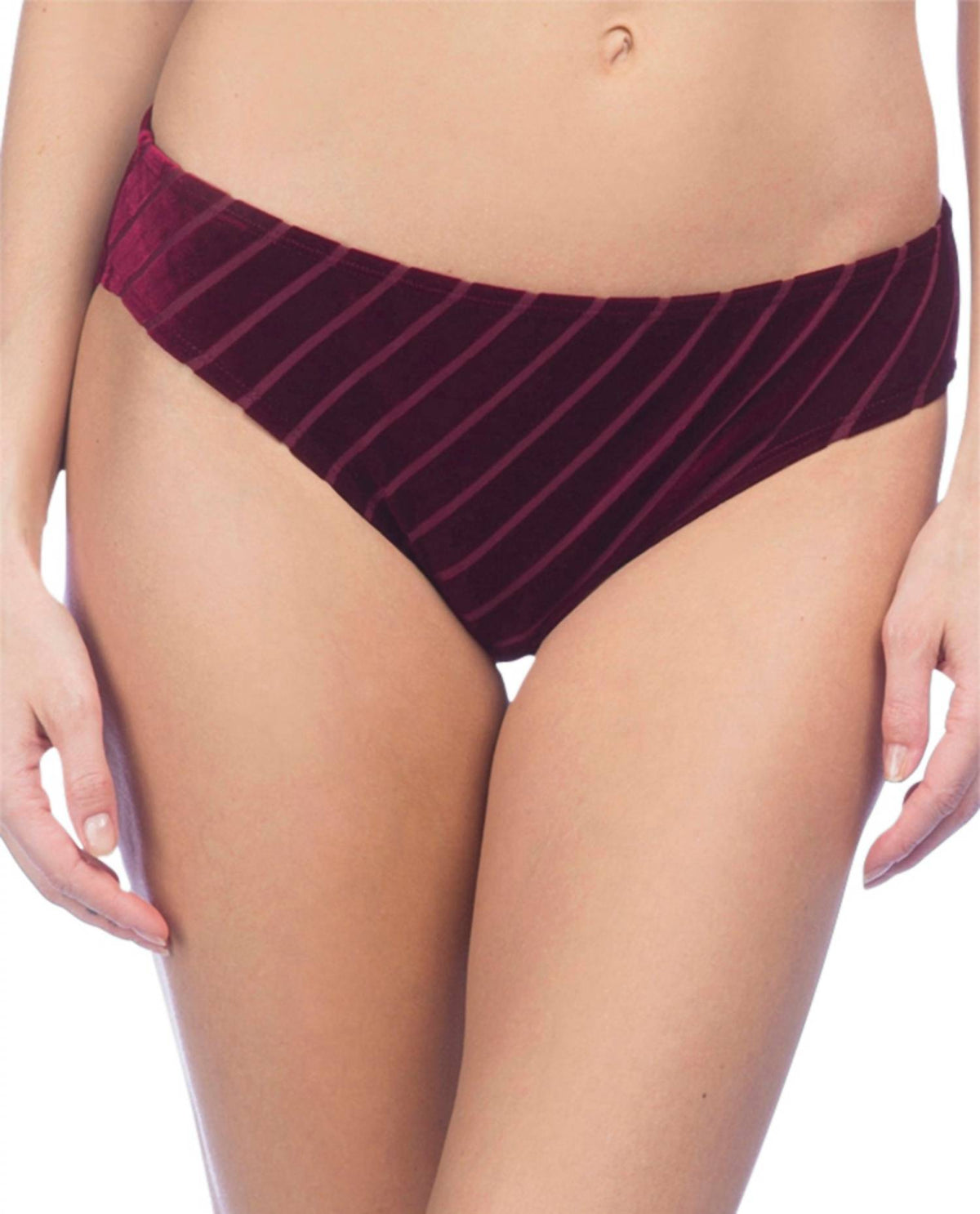Ropa interior de terciopelo color vinotinto