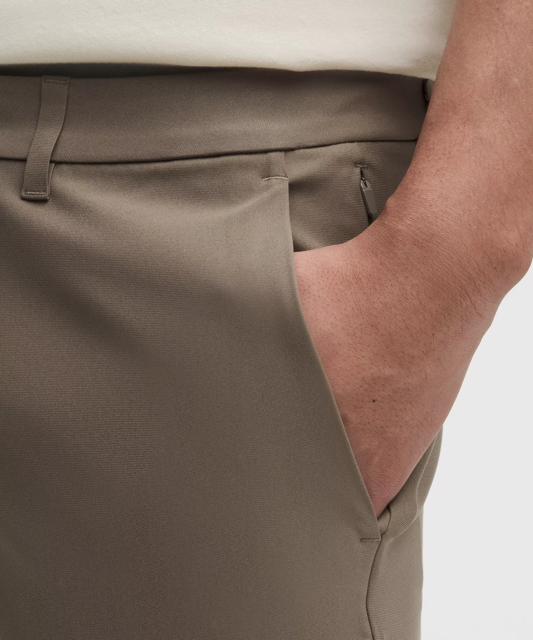 Pantalón de corte ajustado