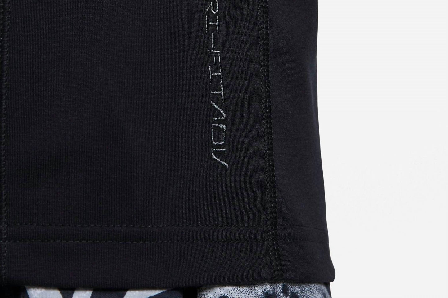 Camiseta color negro