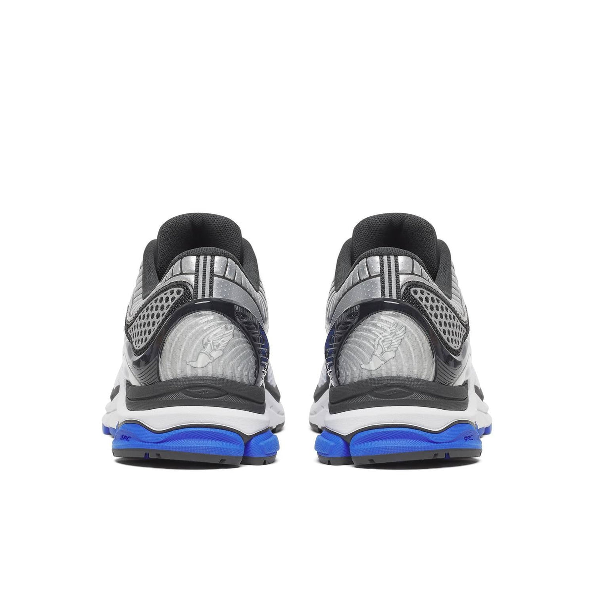 Tenis de hombre color negro y azul y plateado