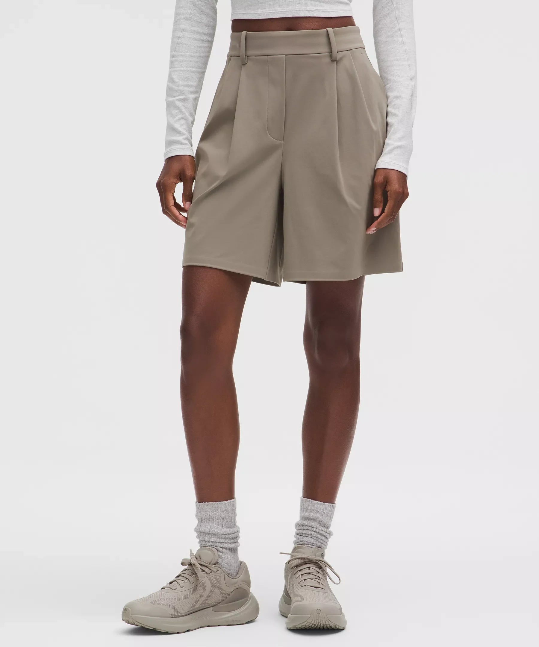 Short de tiro alto con pliegues
