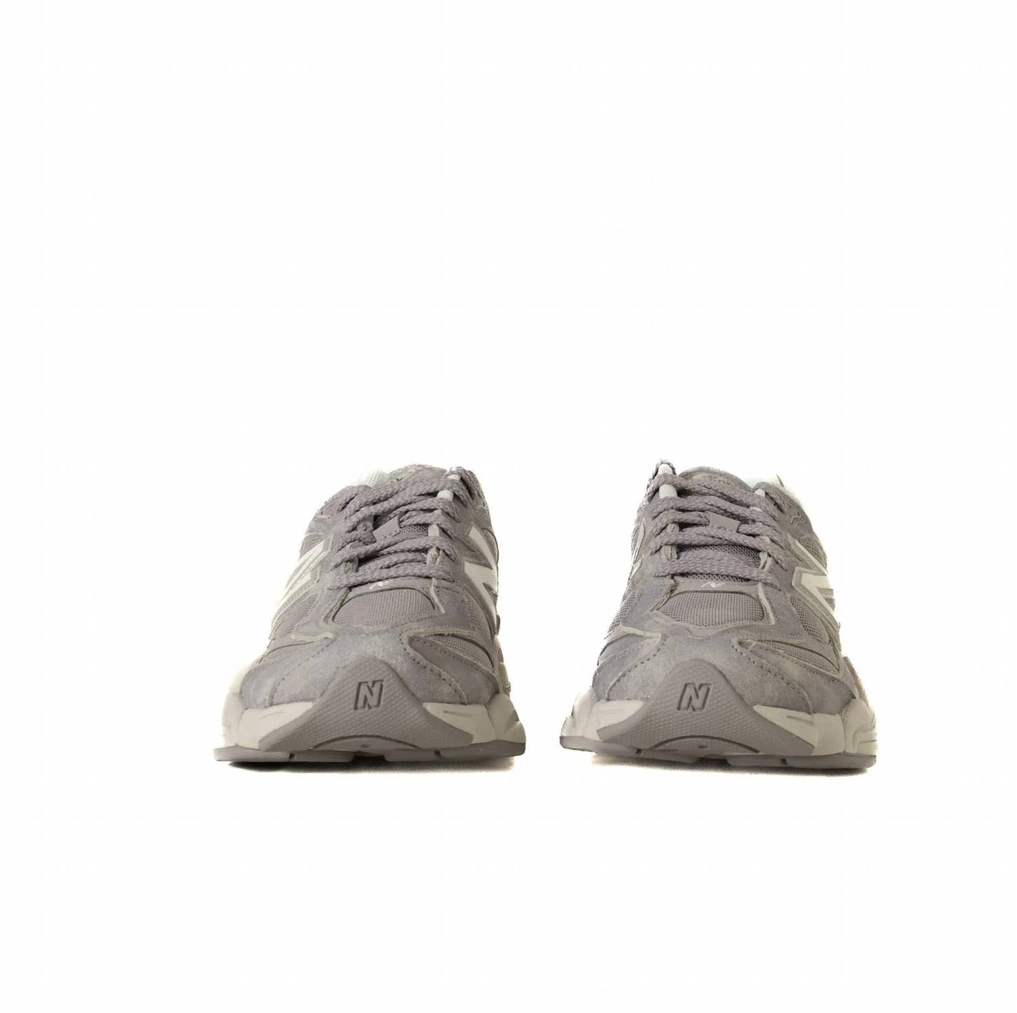 Tenis unisex color blanco y gris
