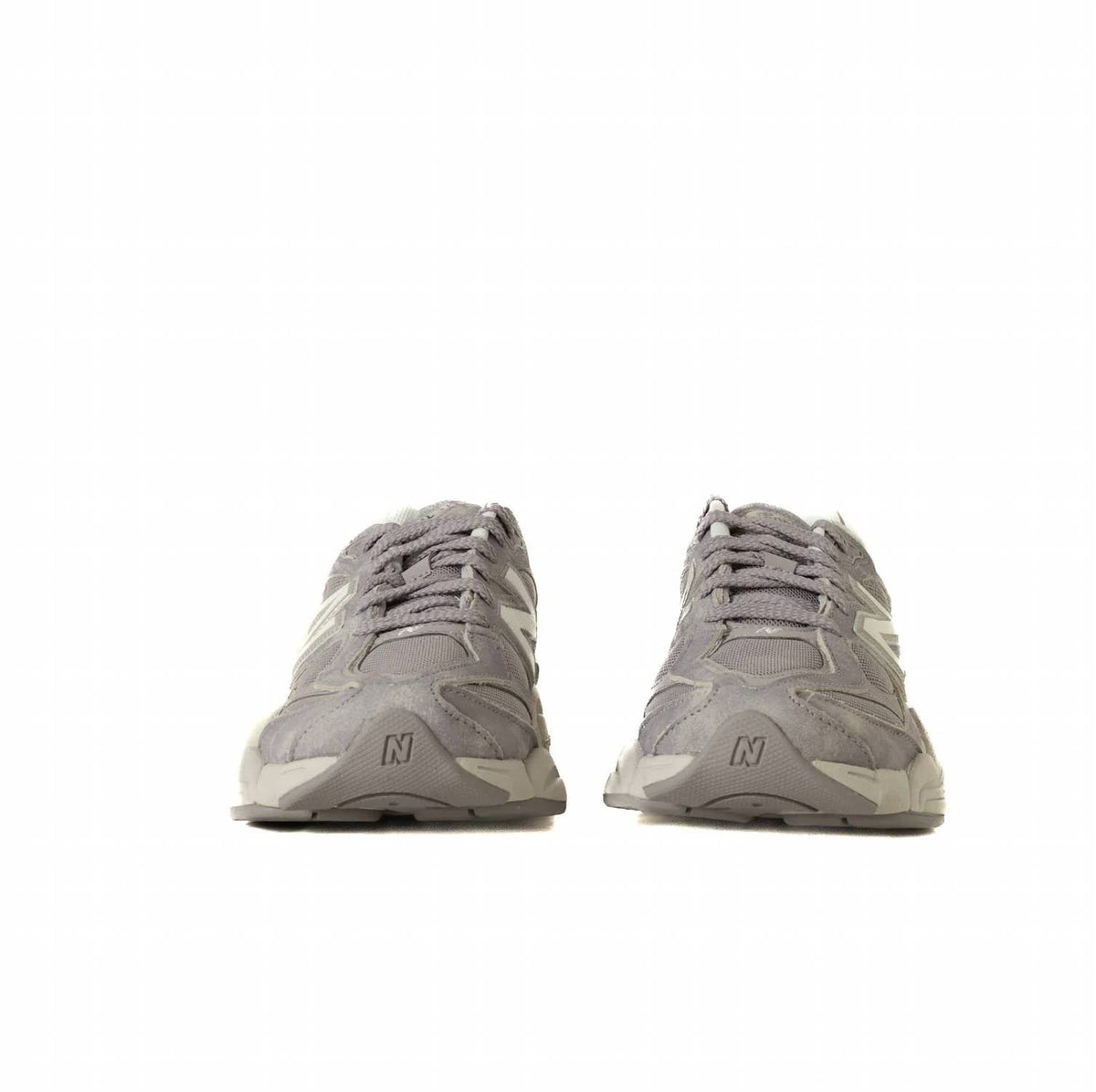 Tenis unisex color blanco y gris