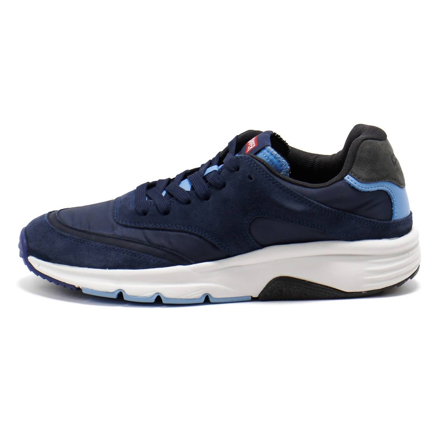 Tenis de hombre color azul oscuro