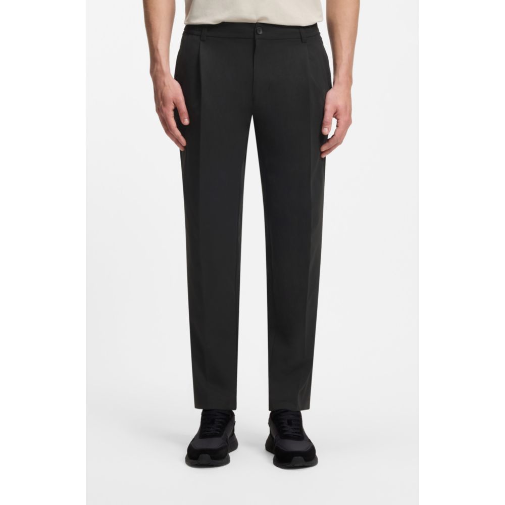 Pantalón de corte amplio