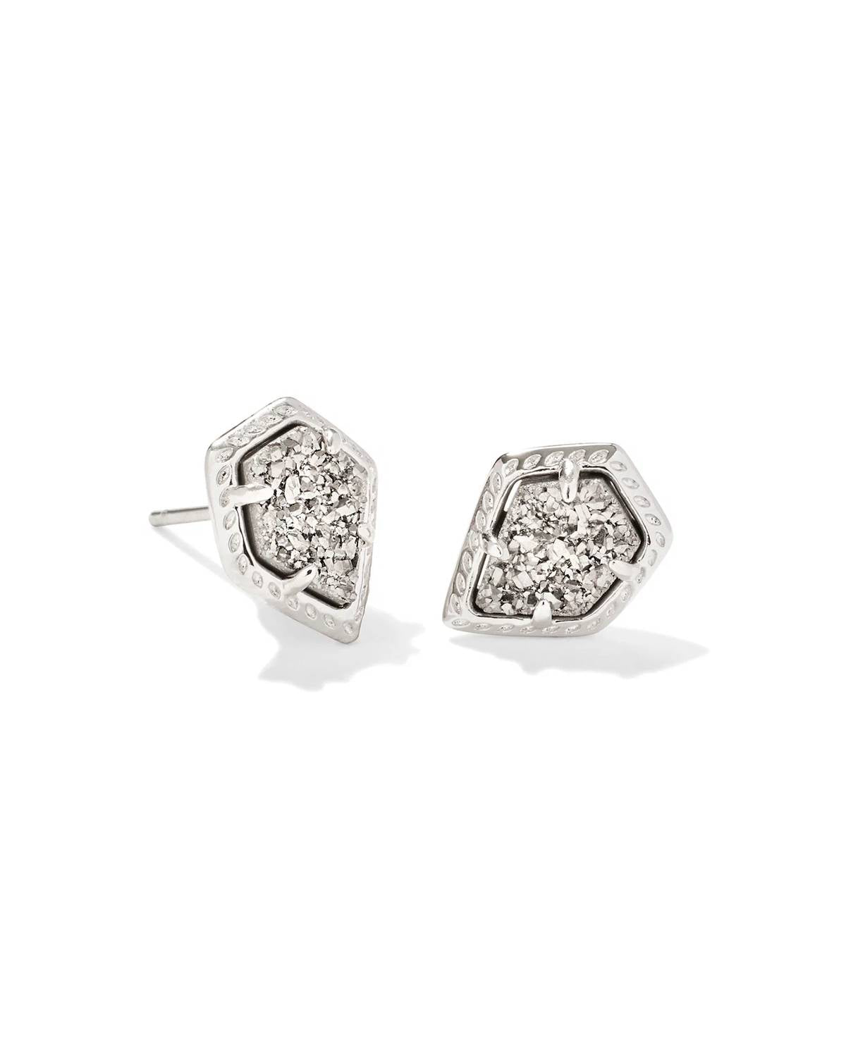 Aretes de mujer color plateado