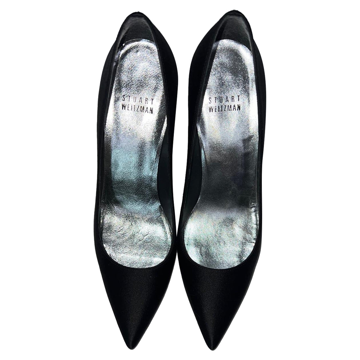 Tacones de satén color negro