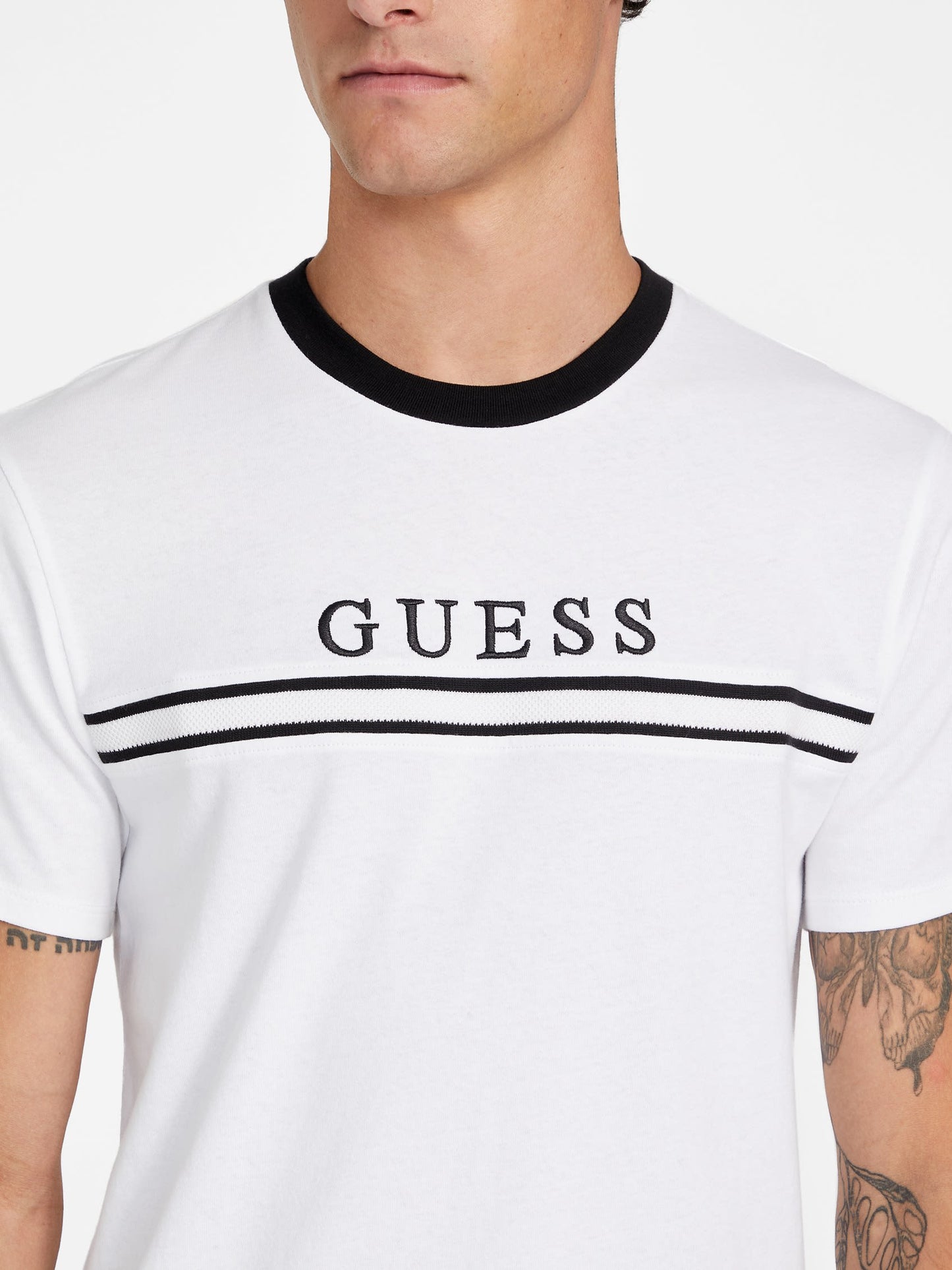 Camiseta con cuello redondo