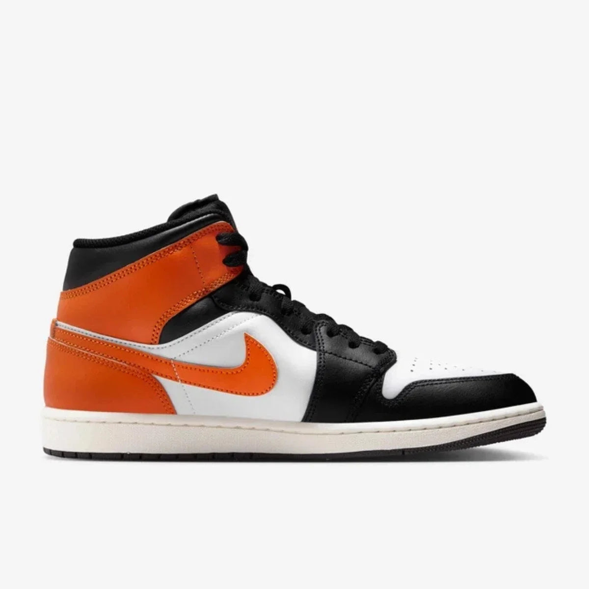 Tenis de hombre de cuero color negro