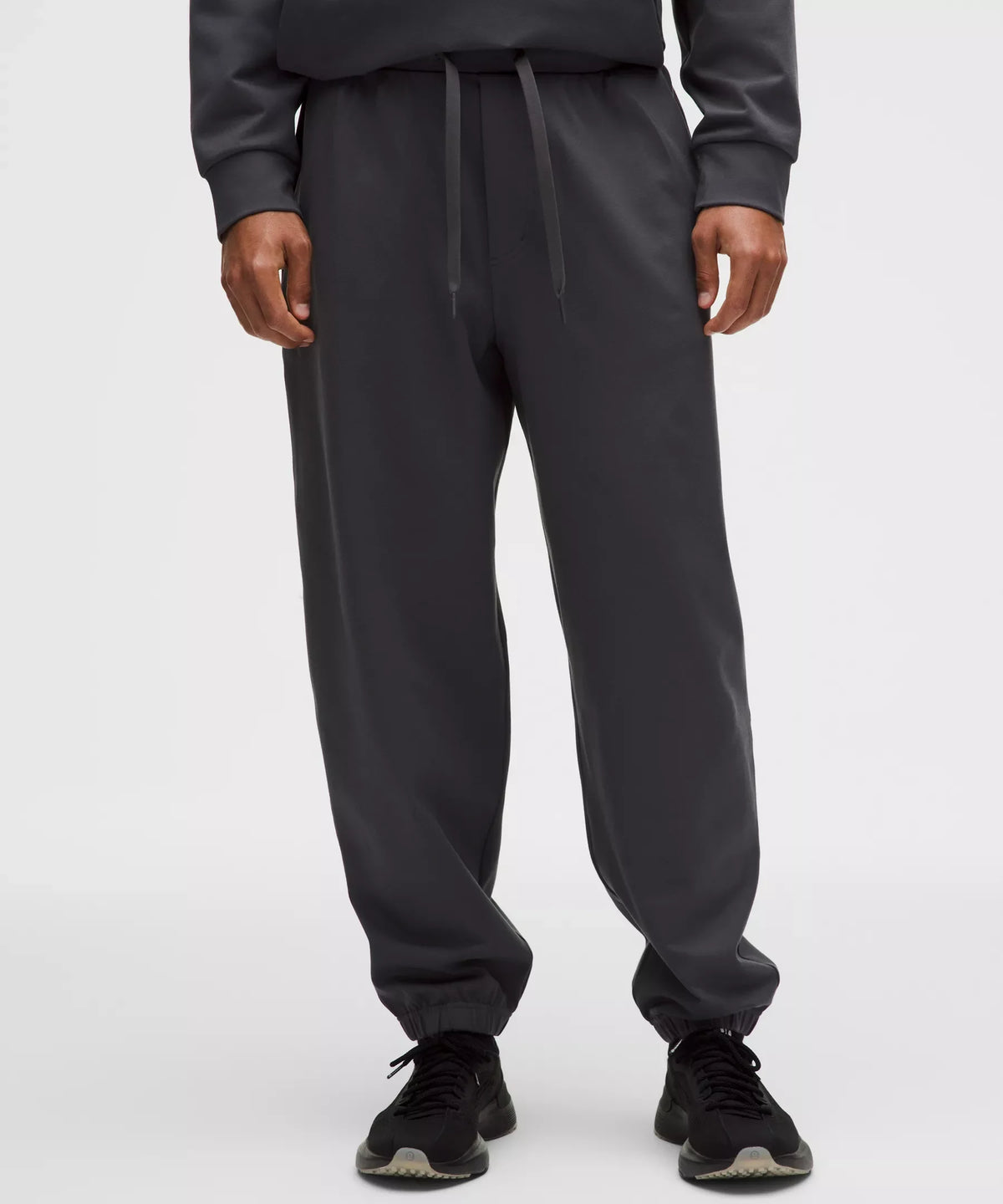 Pantalón deportivo de corte amplio