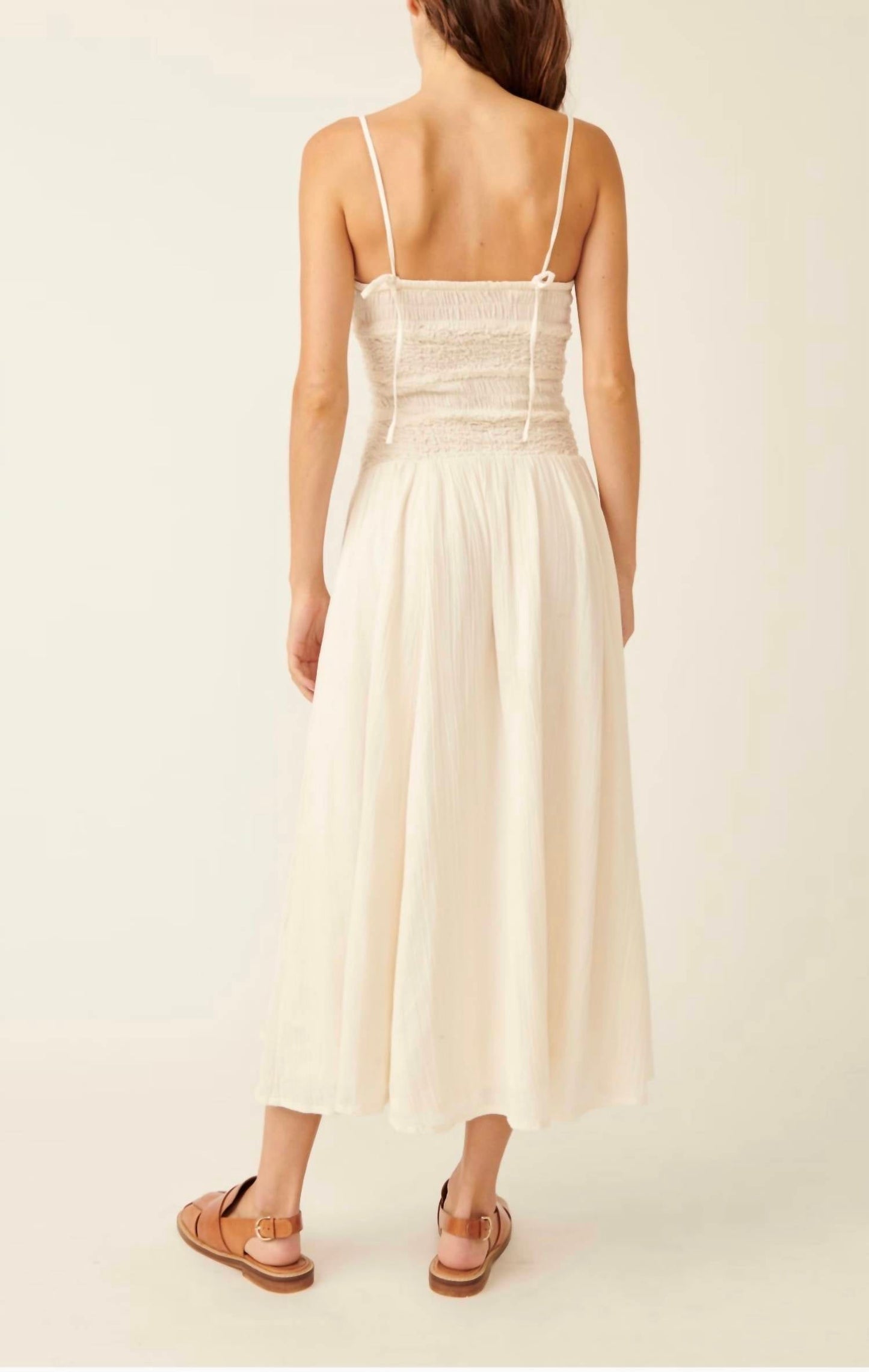 Vestido midi color marfil