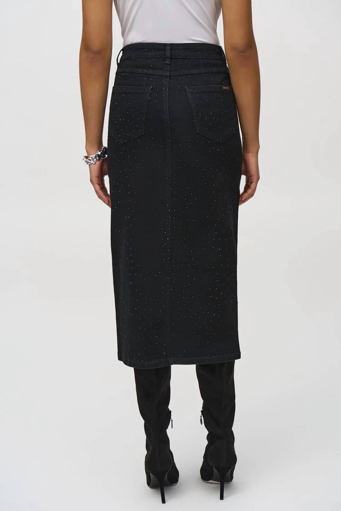 Falda de mezclilla midi color negro