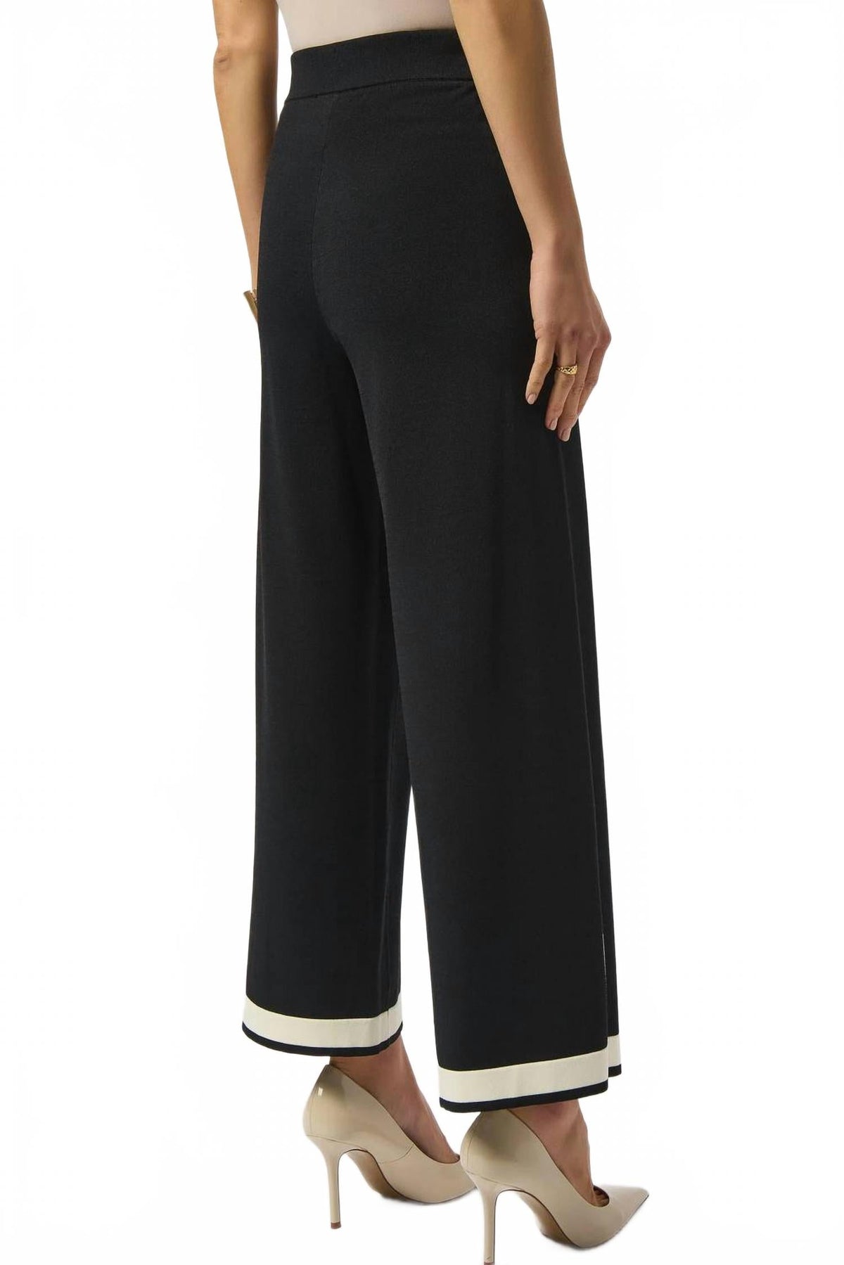 Pantalón de pierna ancha color negro