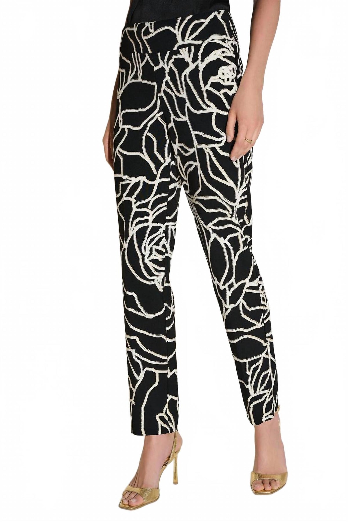 Pantalón con estampado floral color negro