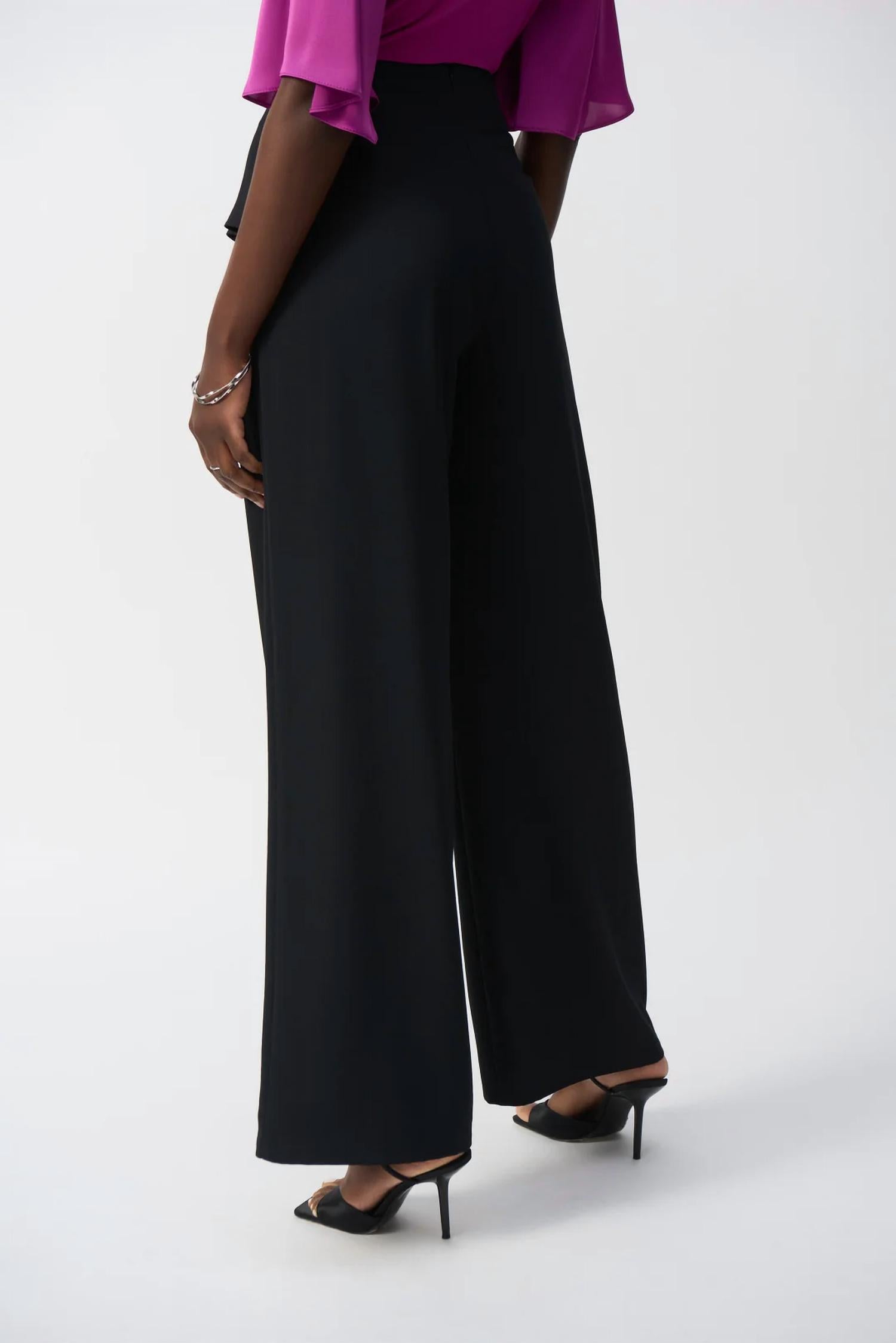 Pantalón de pierna ancha color negro