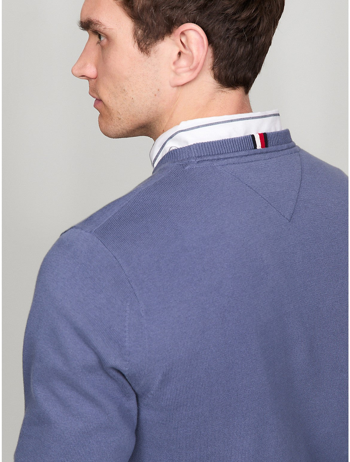 Suéter de hombre con cuello redondo