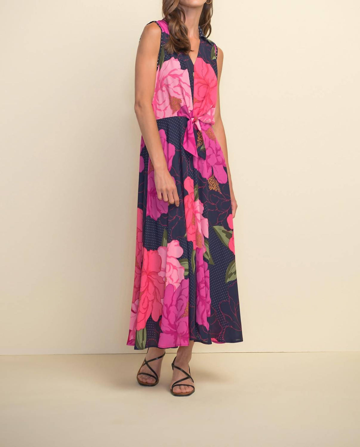 Vestido midi con estampado floral color rosado y multicolor