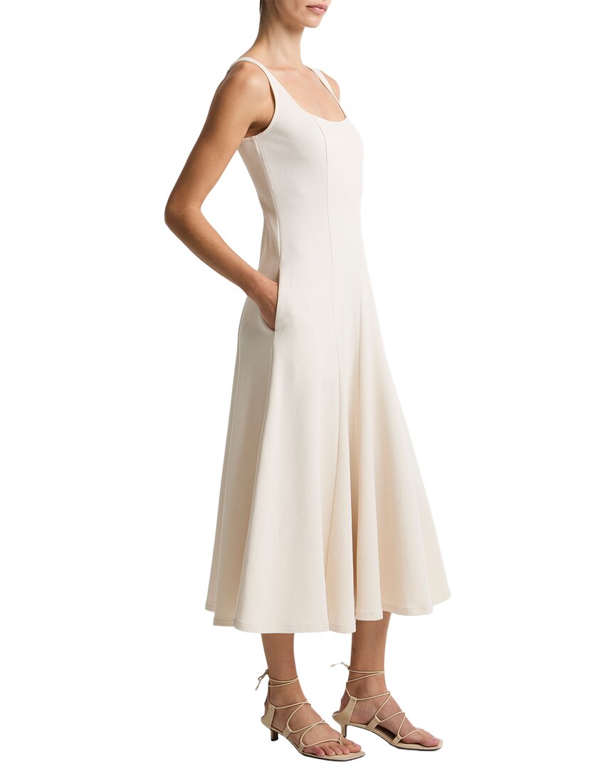 Vestido con escote cuadrado