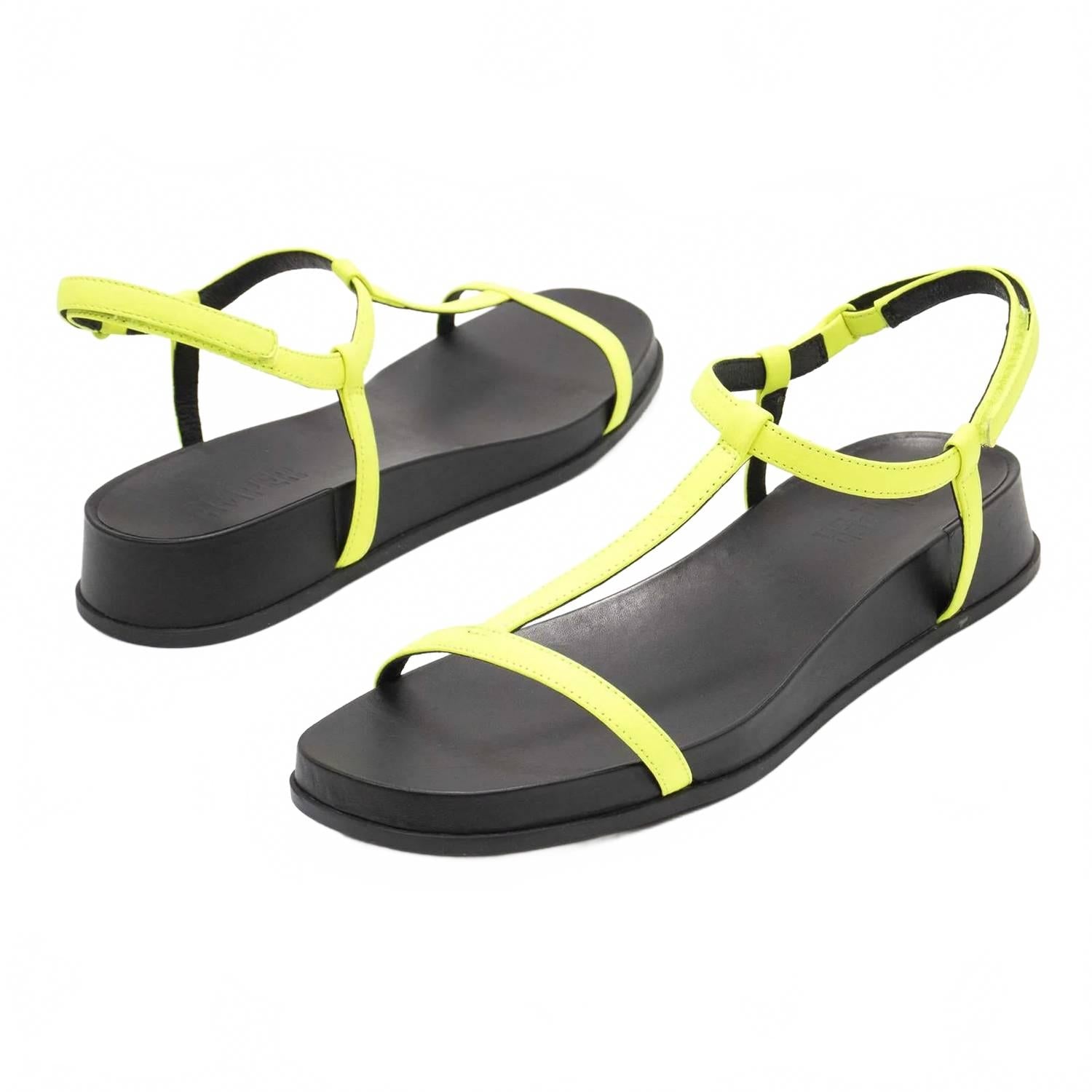 Sandalias de mujer con plataforma color amarillo