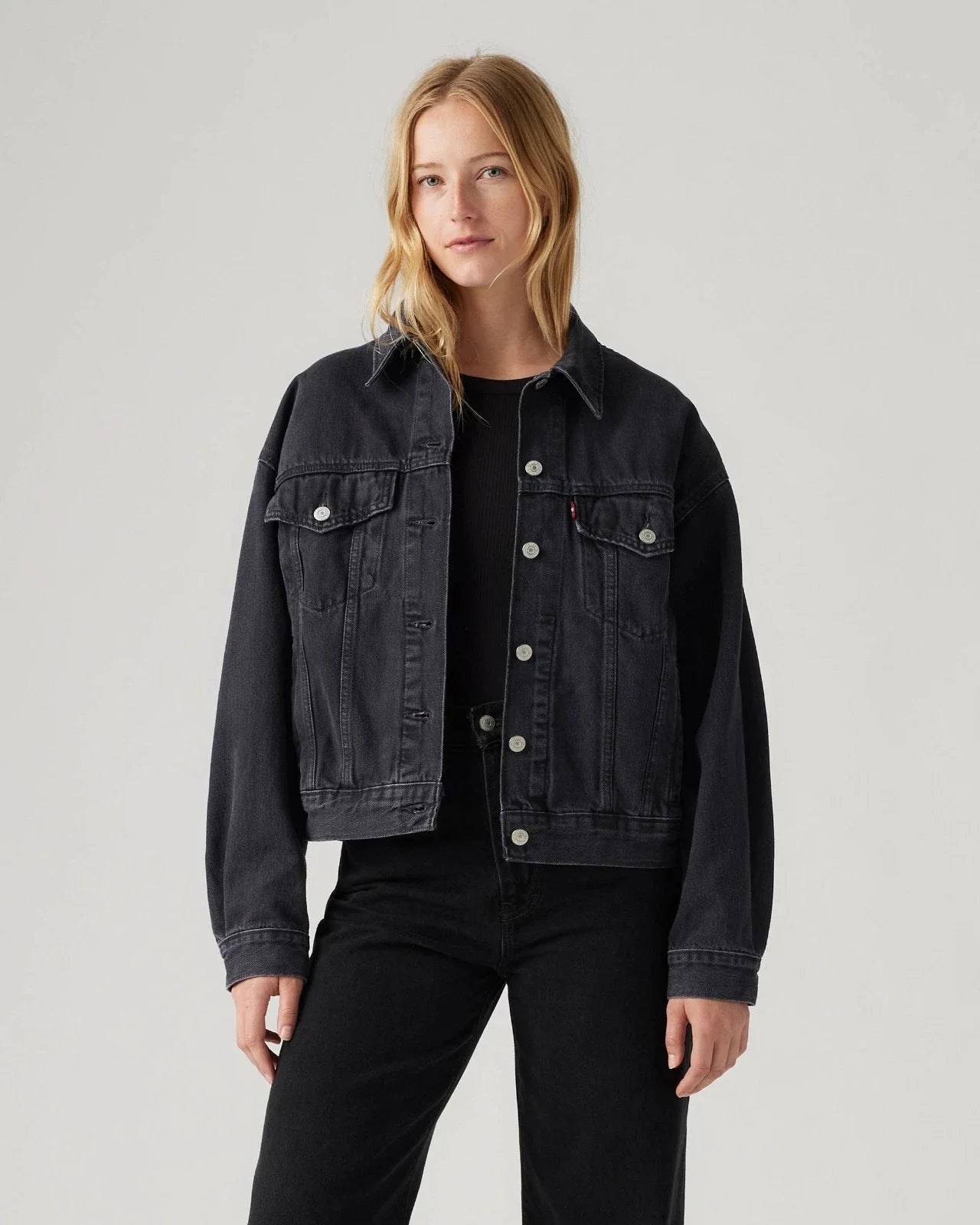 Chaqueta de mujer de mezclilla de manga larga color negro