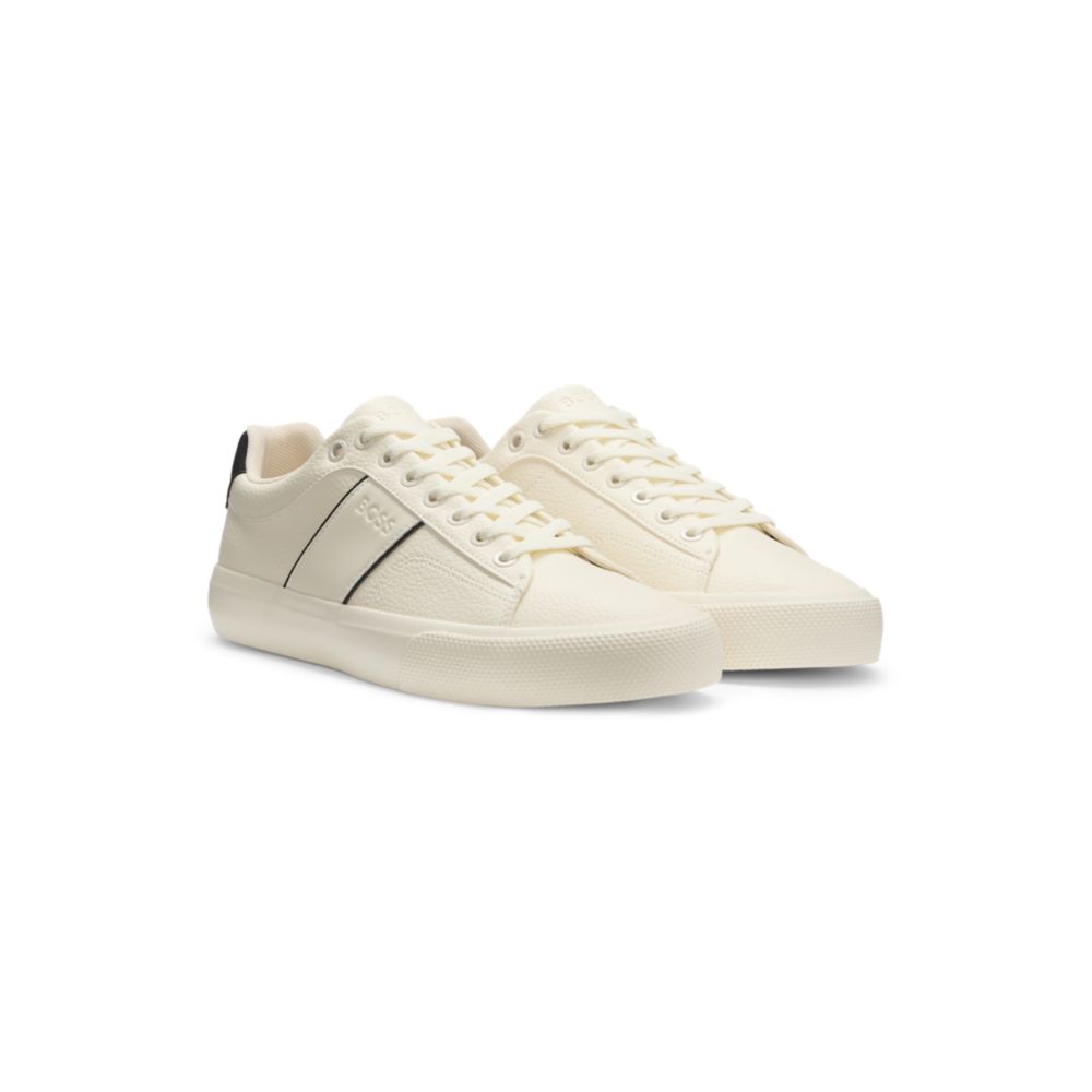 Tenis de efecto cuero