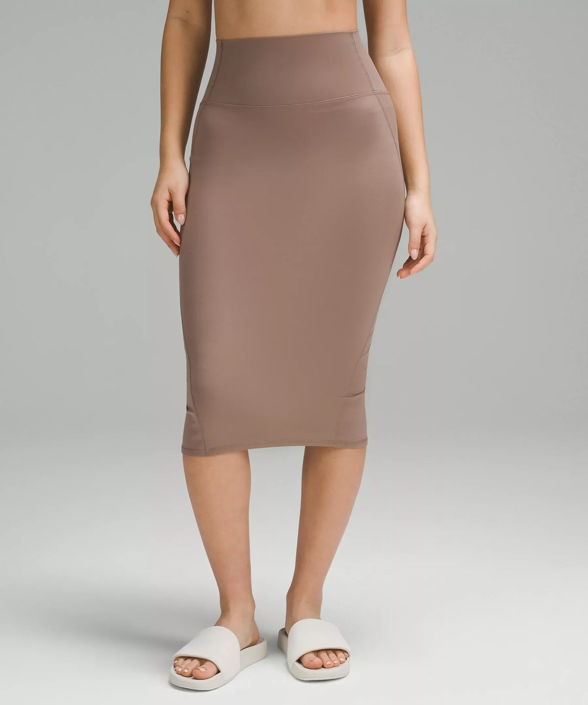 Falda midi de corte ajustado de tiro alto