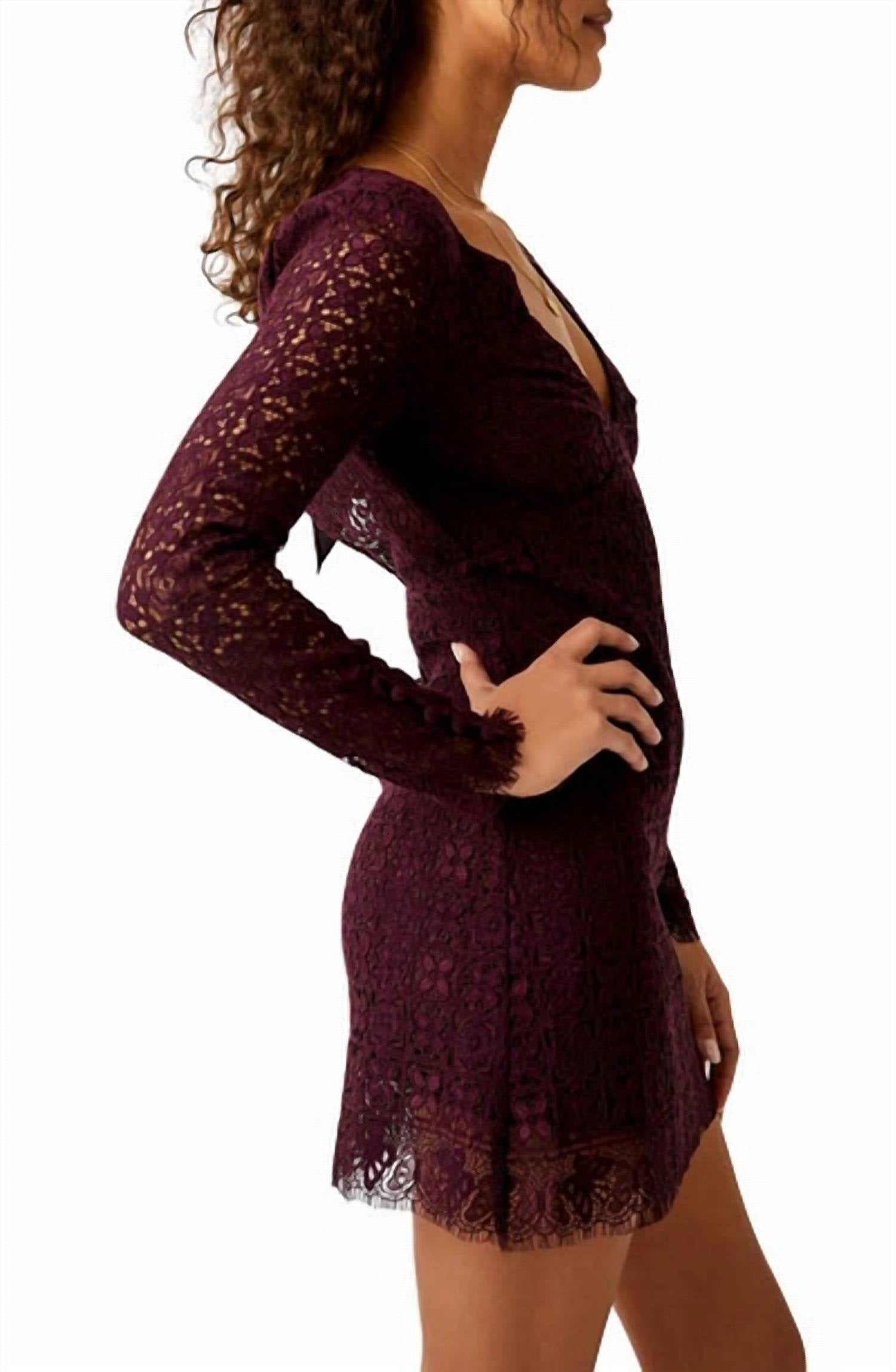 Vestido corto color violeta