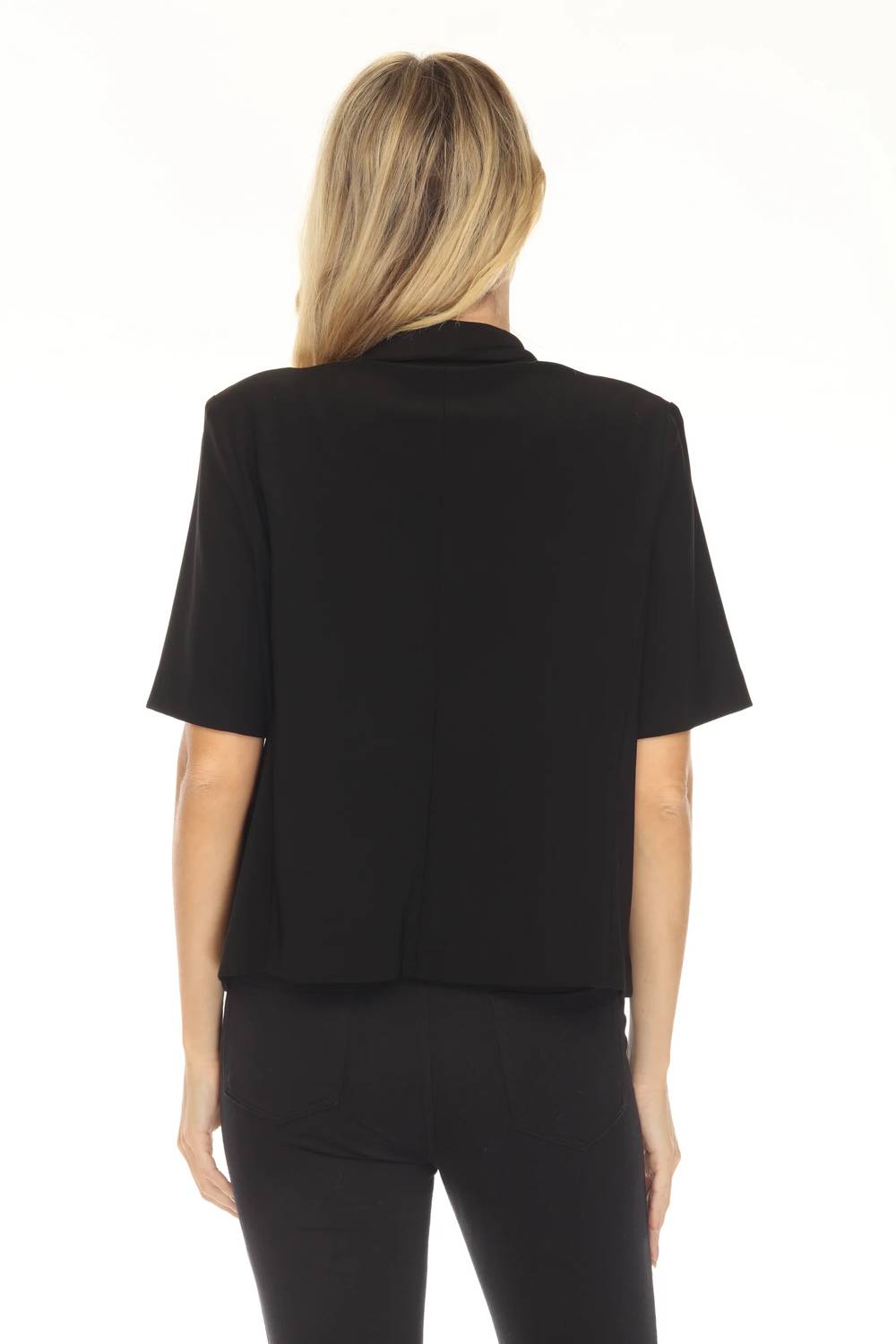 Blazer de manga corta color negro