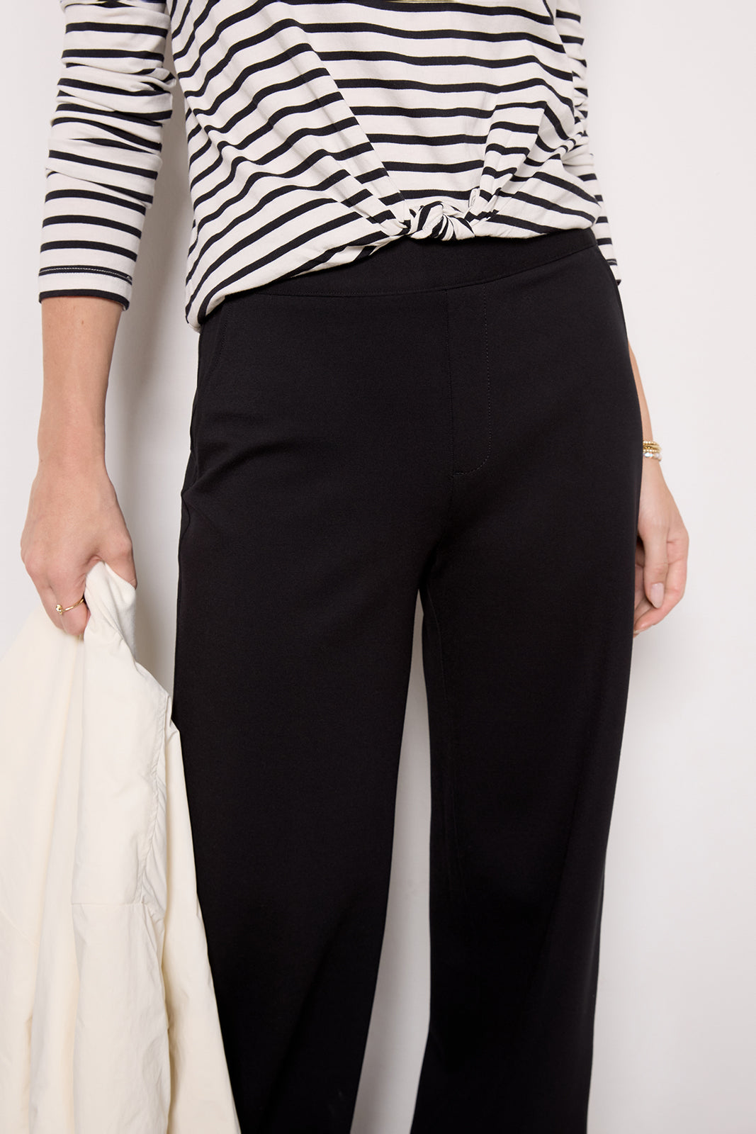 Pantalón de mujer de pierna ancha