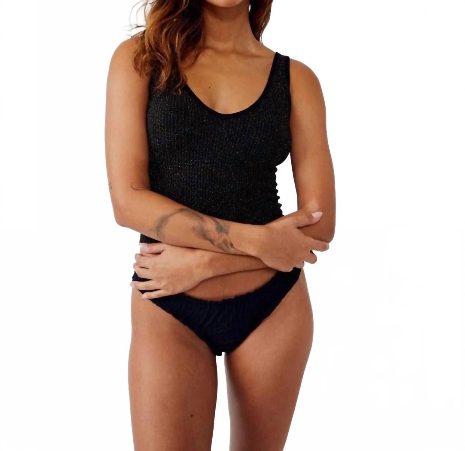 Top color negro