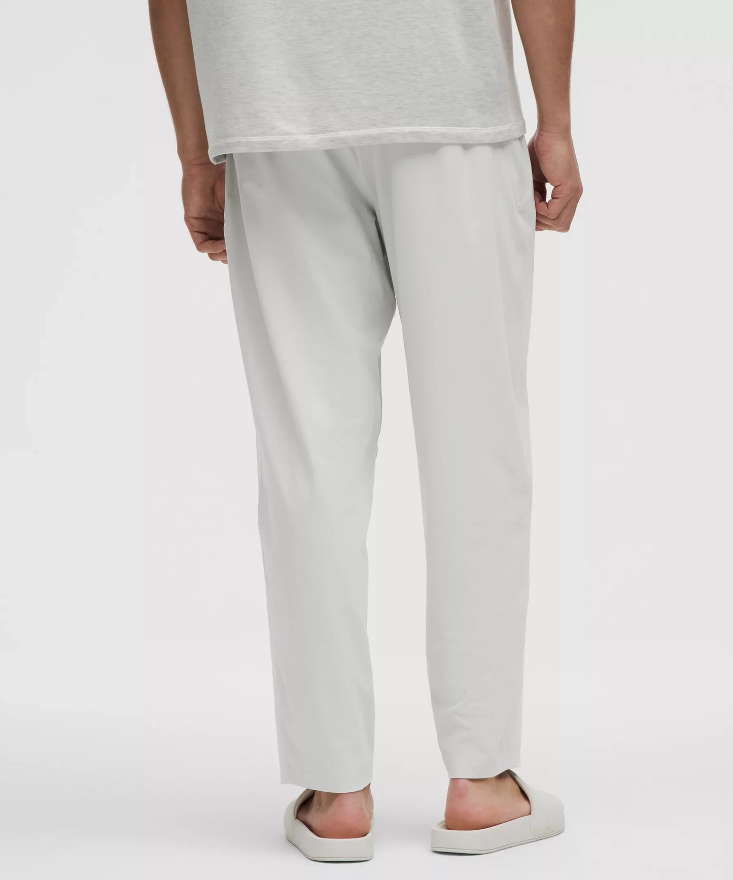 Pantalón de corte amplio