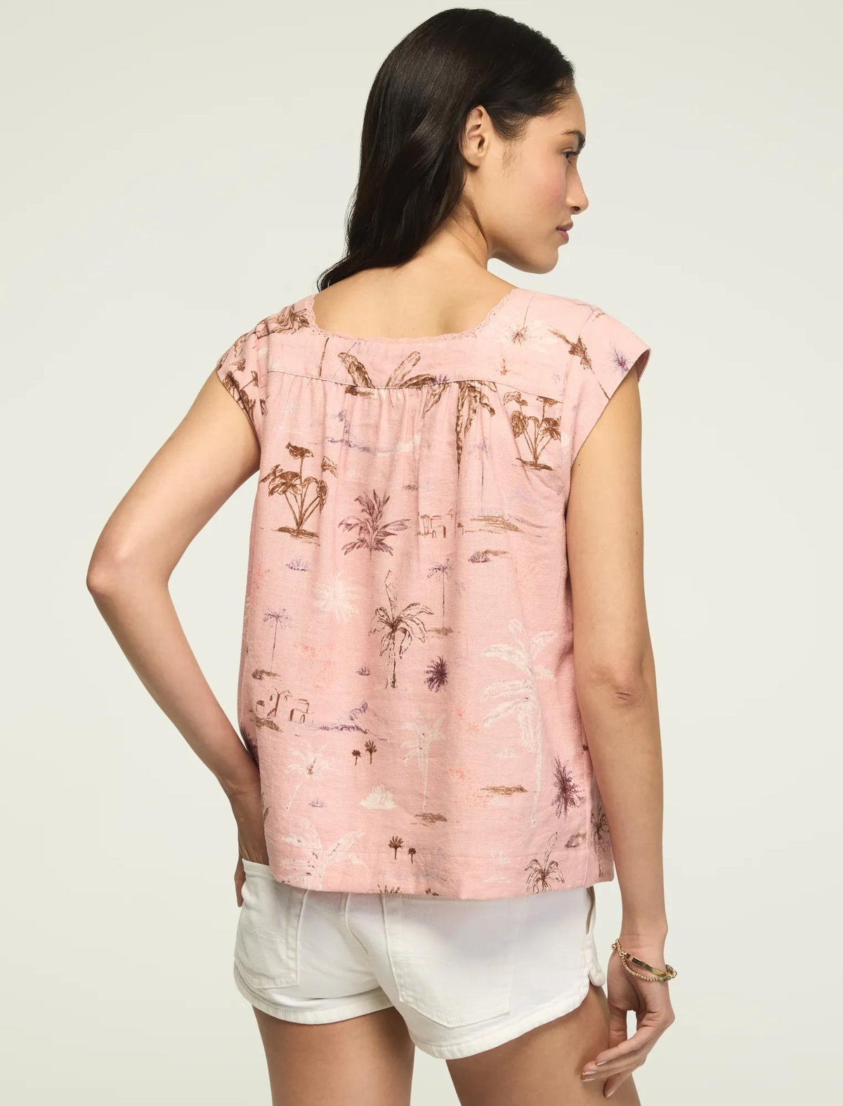 Blusa de mujer con escote cuadrado