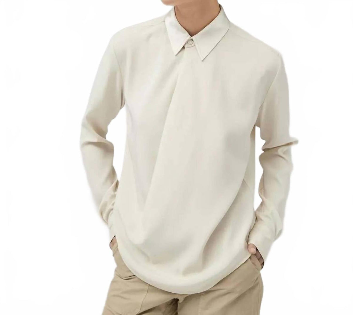 Blusa de satén color crema