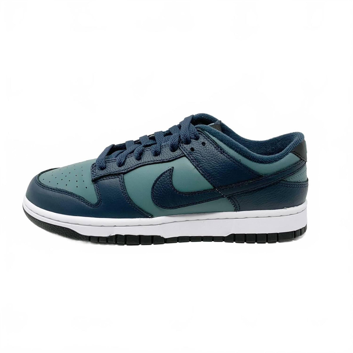 Tenis de hombre color azul marino