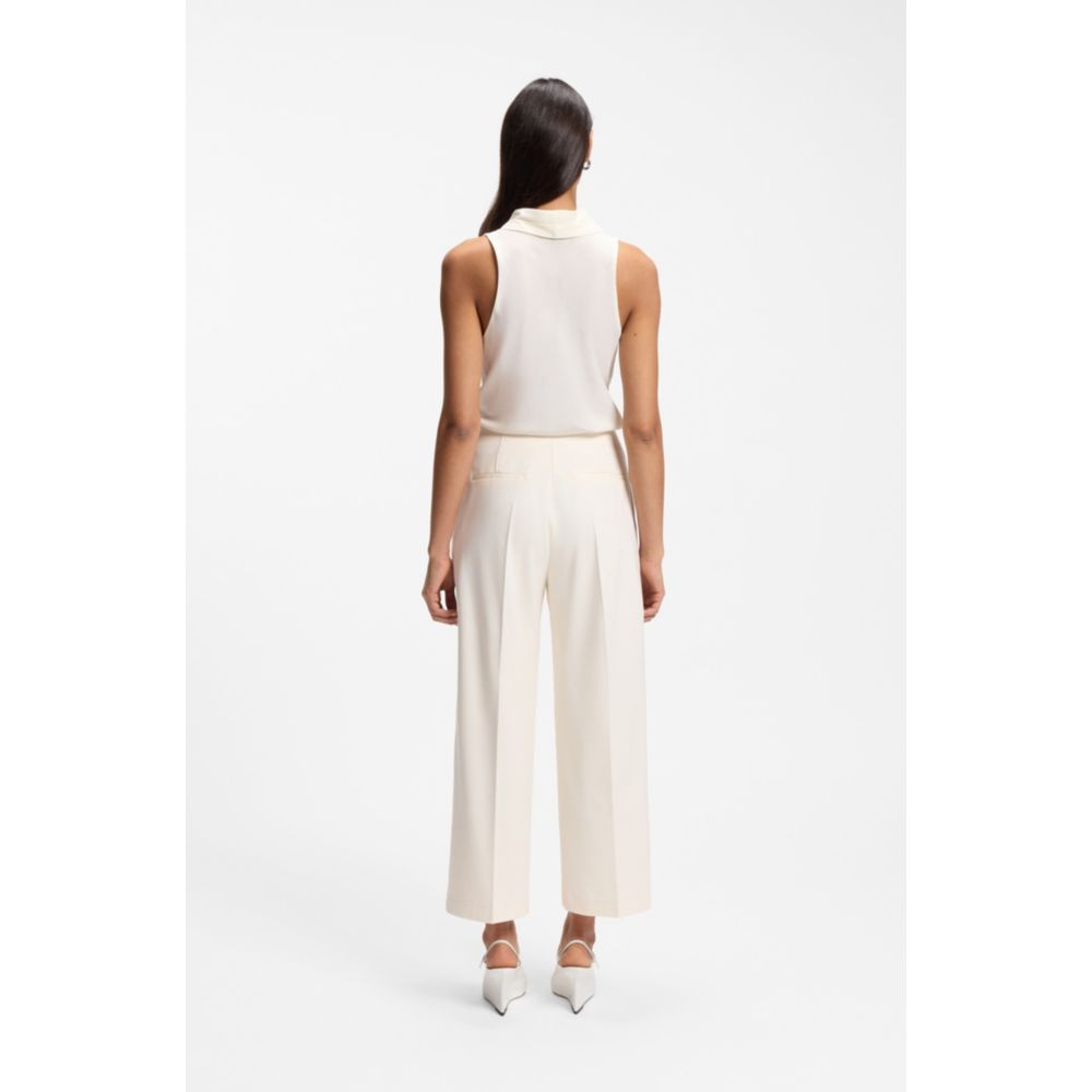 Pantalón de corte amplio