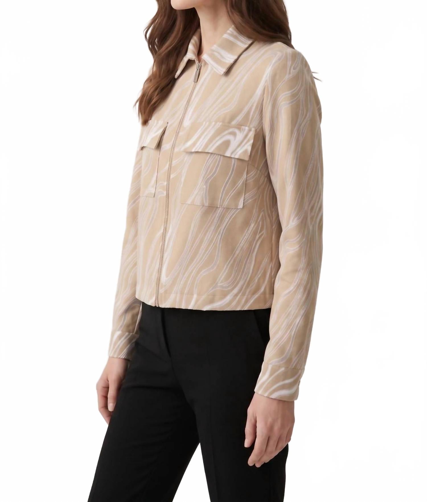 Chaqueta color beige